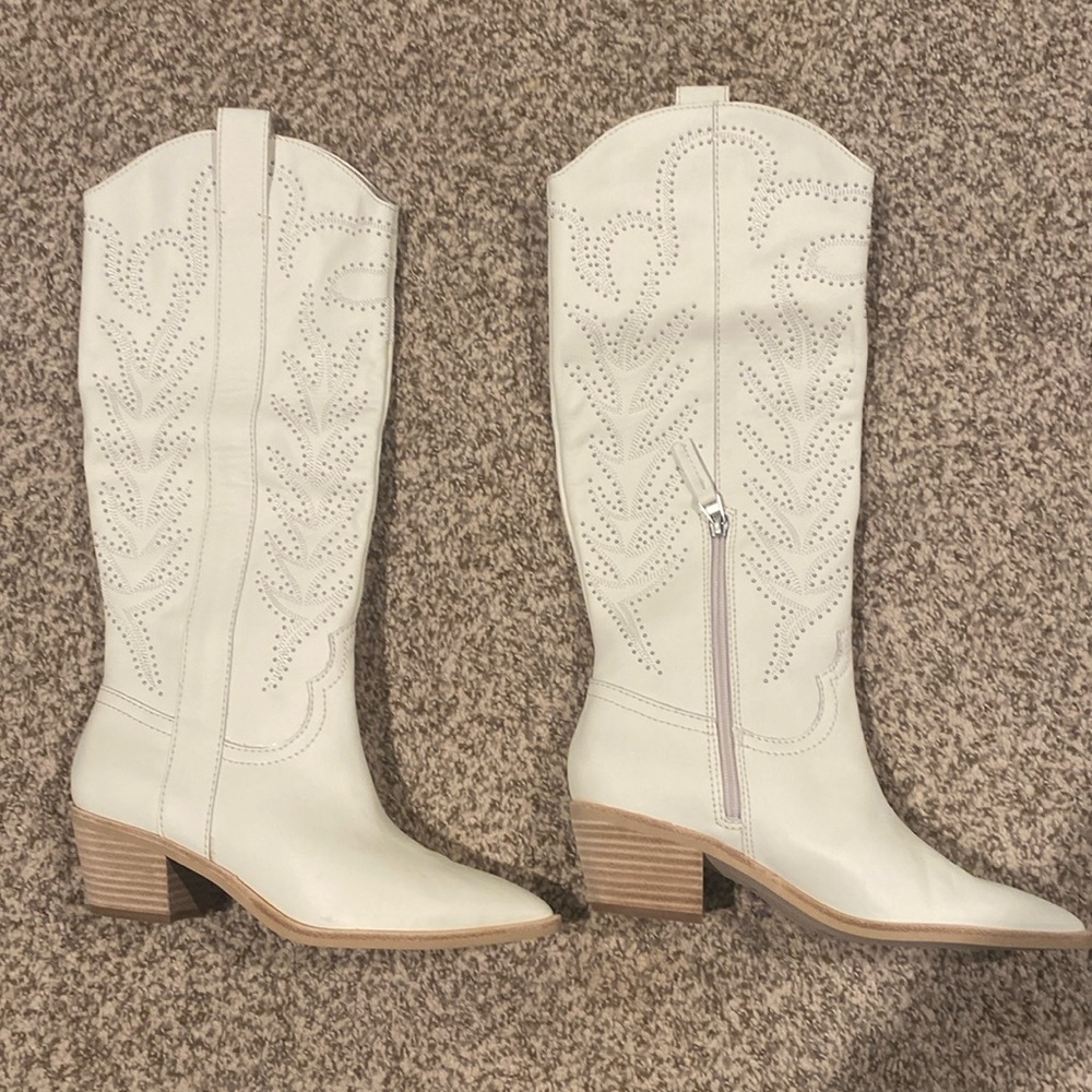 Dolce Vita Solei Stud Boots Off White Leather - Size 8.5